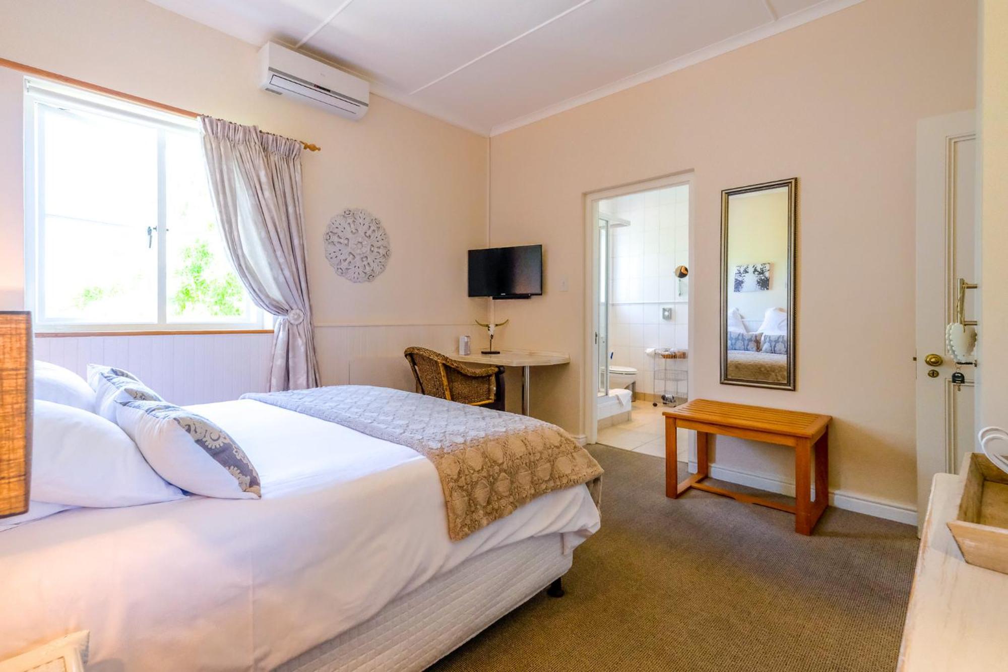 Oude Berg Guesthouse - 10 Caledon Street جورج الغرفة الصورة