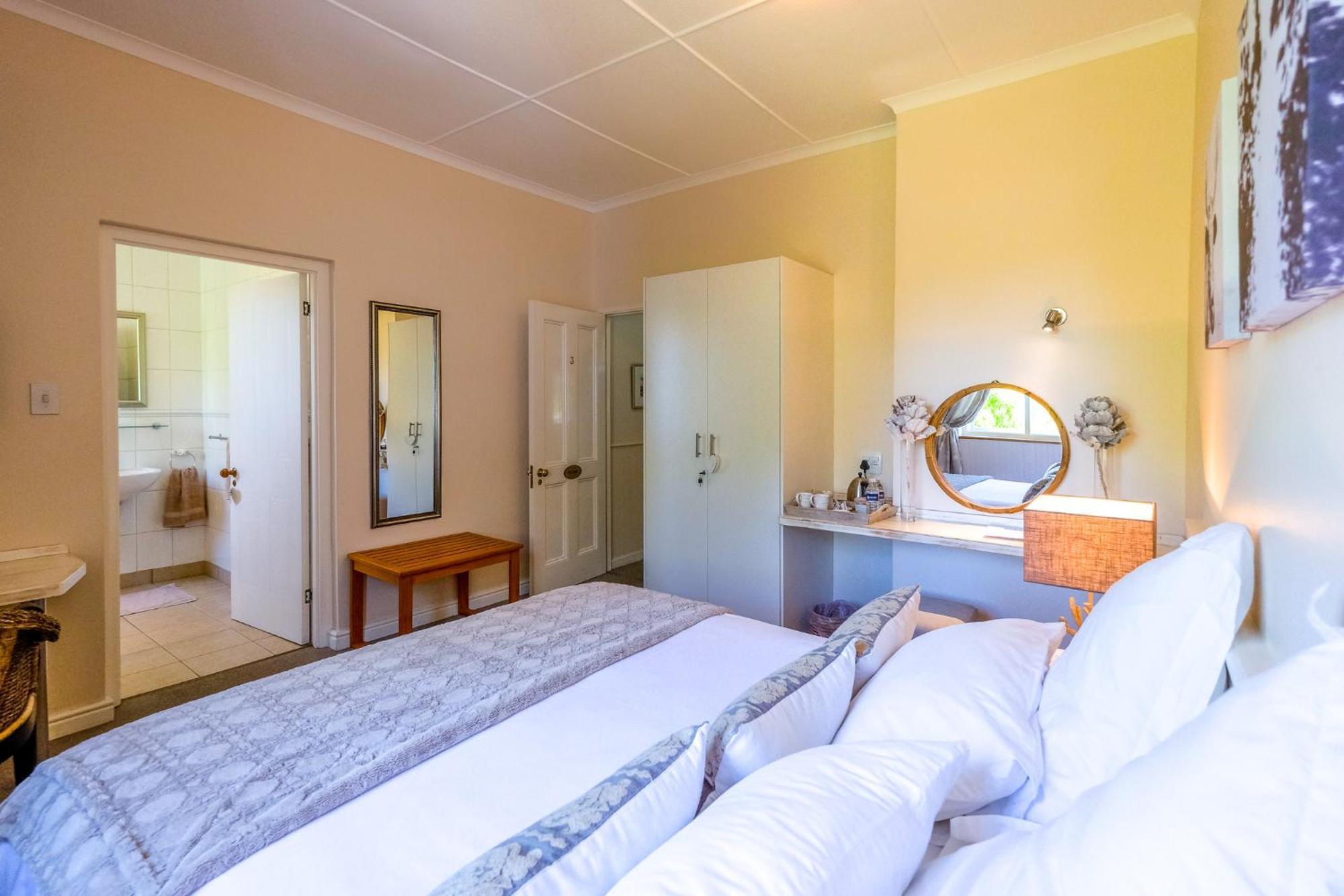 Oude Berg Guesthouse - 10 Caledon Street جورج الغرفة الصورة